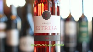 Estreia Vinho Verde Rosé - Sweet, Pink and Bubbly