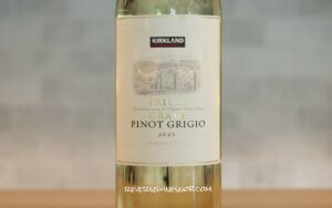 Kirkland Signature Friuli Grave Pinot Grigio - Cheap and Good