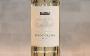 Kirkland Signature Friuli Grave Pinot Grigio - Cheap and Good